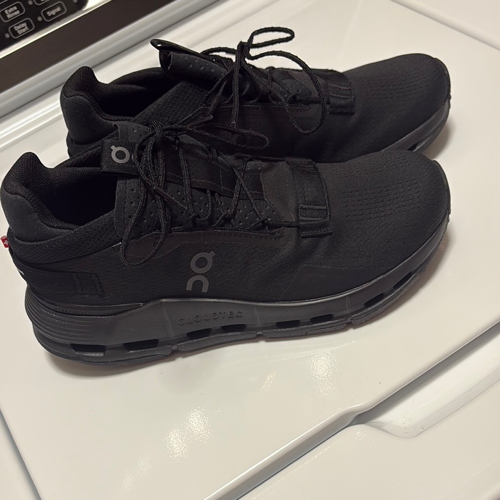 On Running tennis shoes